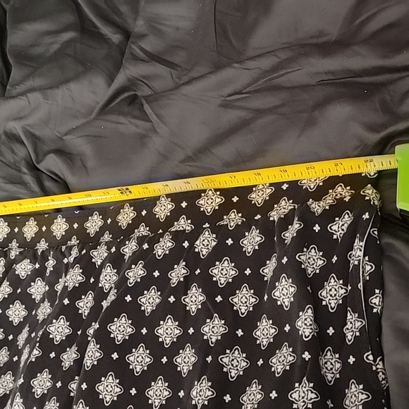 SKORT!!  Denim & Co, Blue/white print skort, 2x, 18" top to bottom, 2 pockets - Picture 6 of 6